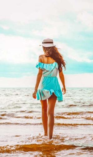 Click to view full screen Rich B*tch on the Beach photo review